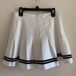 High-waisted Pleated Tennis Skirt 🤍🖤